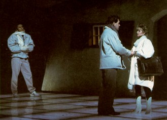 Freddie interrupts Anatoly and Florence